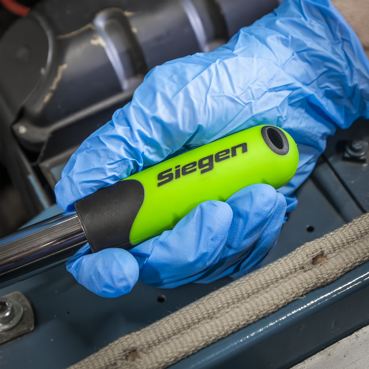 Siegen Extendable Ratchet Wrench 3/8'Sq Drive Siegen Extendable Ratchet Wrench 3/8'Sq Drive