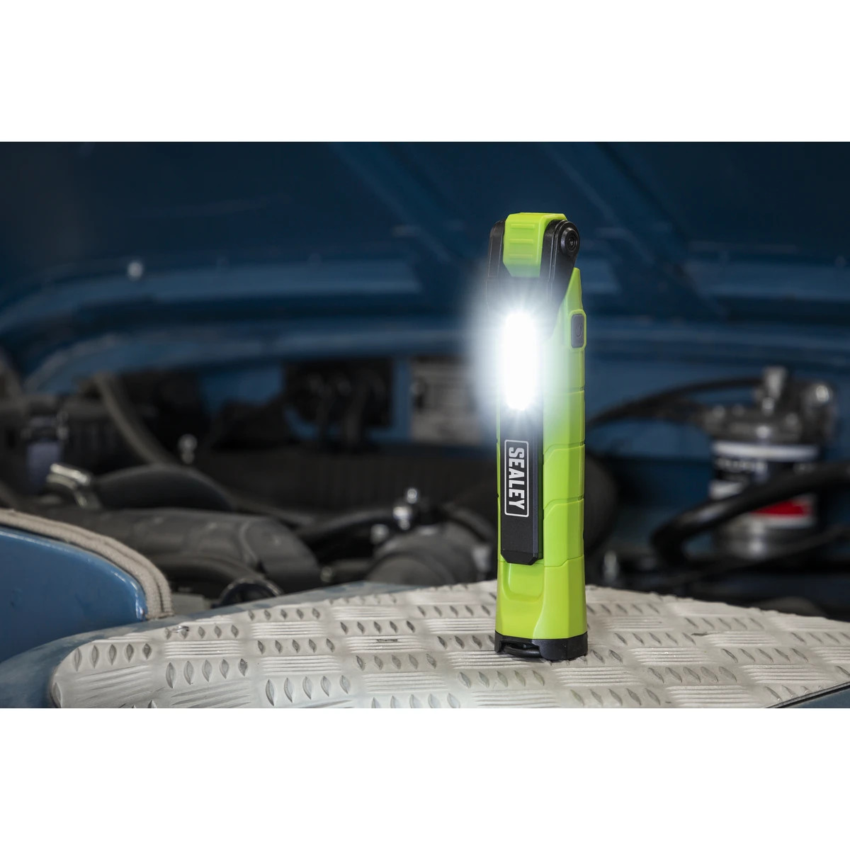 Sealey Rechargeable Work Light 360° 10W & 2 x 4W SMD LED Green LED3605G Sealey Rechargeable Work Light 360° 10W & 2 x 4W SMD LED Green LED3605G