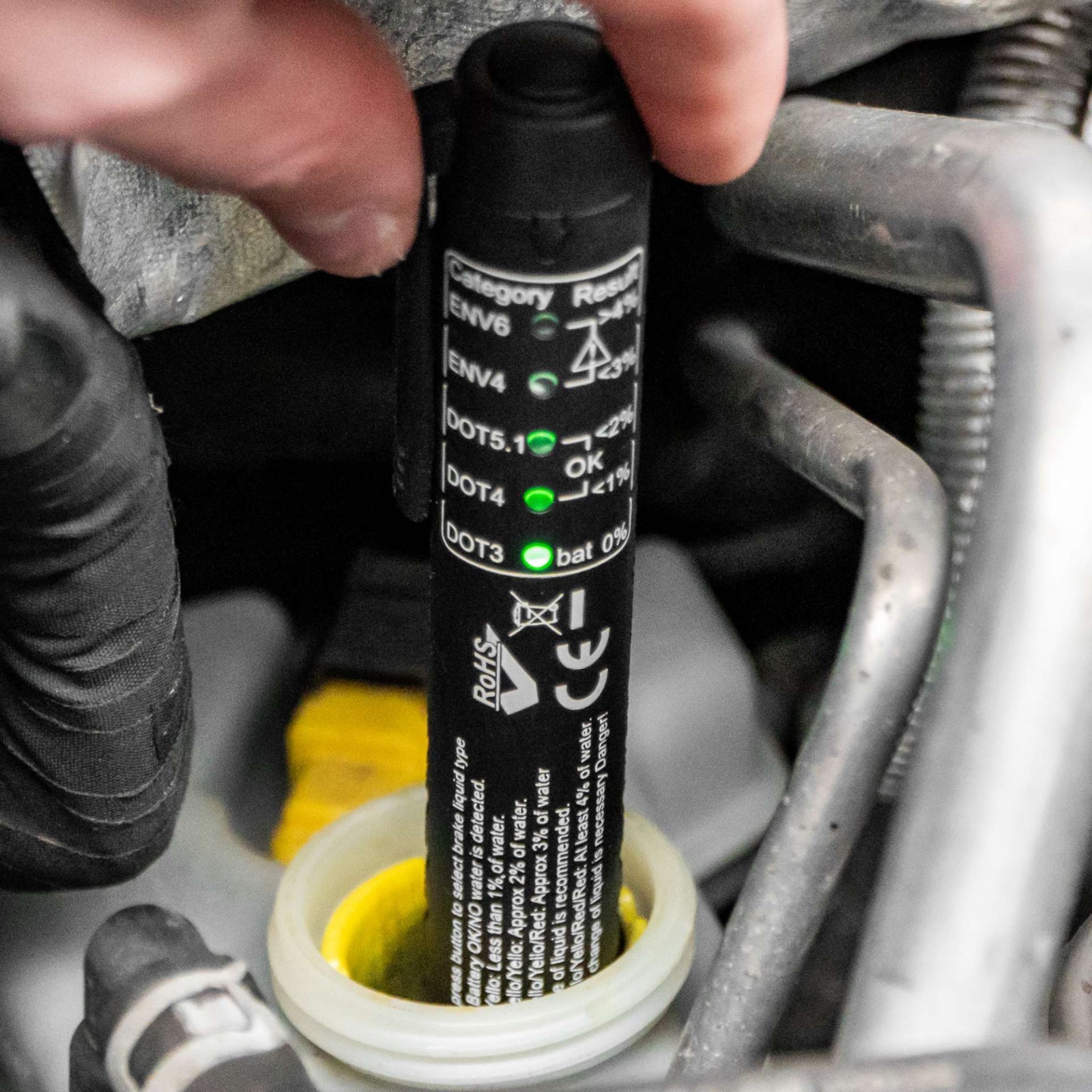 Electronic Brake Fluid Tester Tool LED Indicator - Welzh Werkzeug Electronic Brake Fluid Tester Tool LED Indicator - Welzh Werkzeug