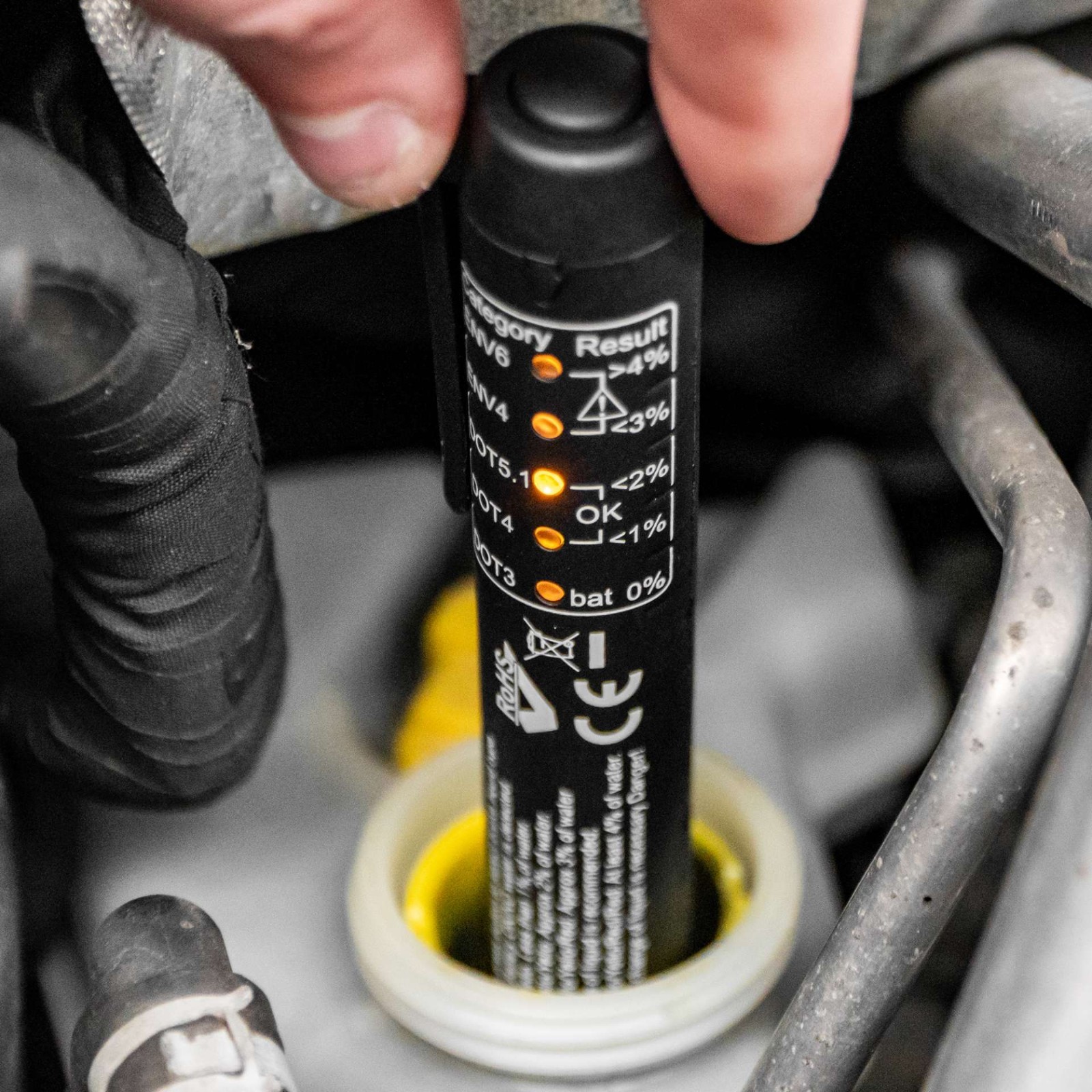 Electronic Brake Fluid Tester Tool LED Indicator - Welzh Werkzeug Electronic Brake Fluid Tester Tool LED Indicator - Welzh Werkzeug